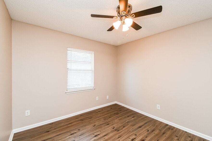 Building Photo - 1368 High Plains Dr W