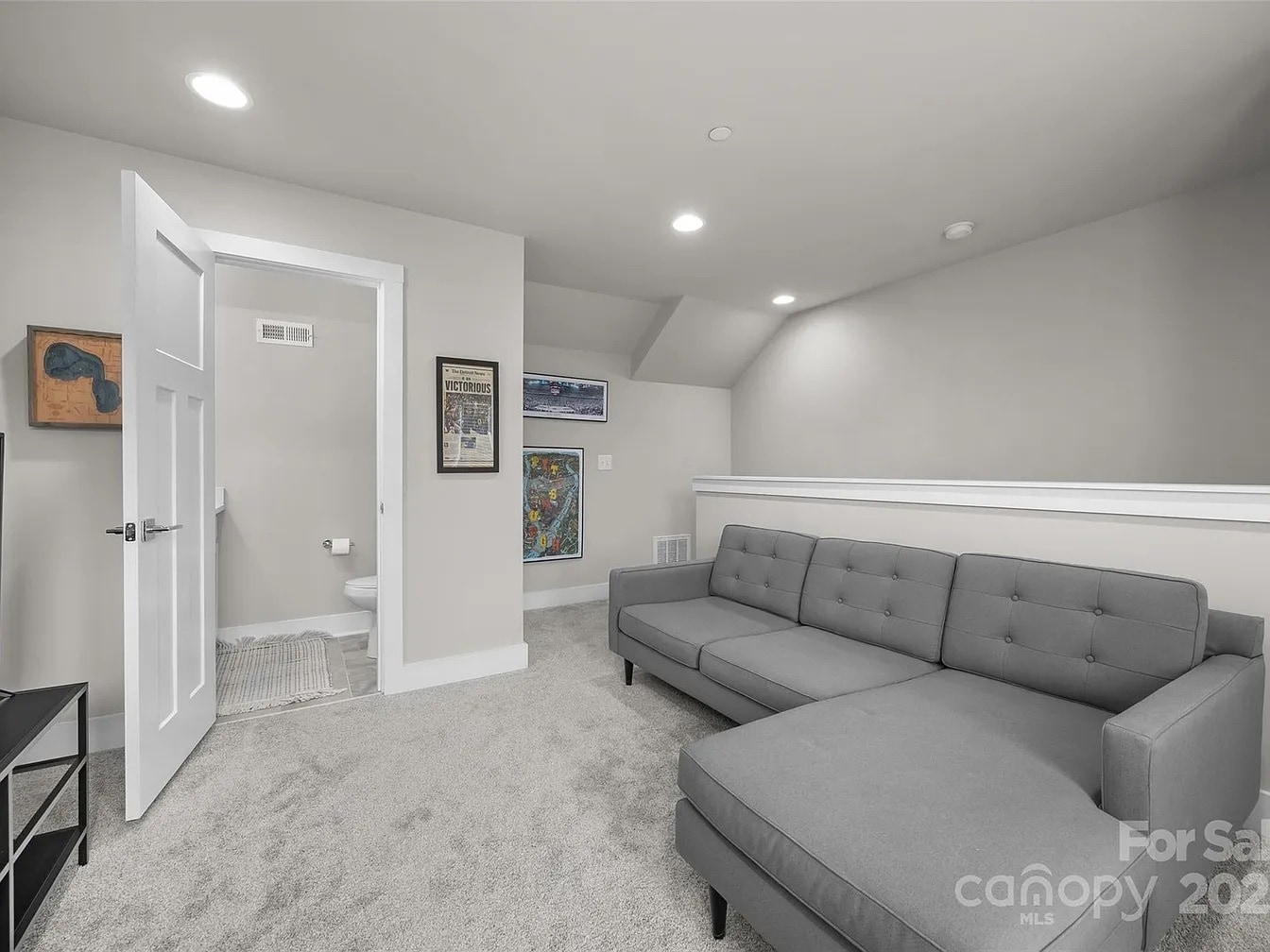 Building Photo - 4127 Bryant Terraces Dr