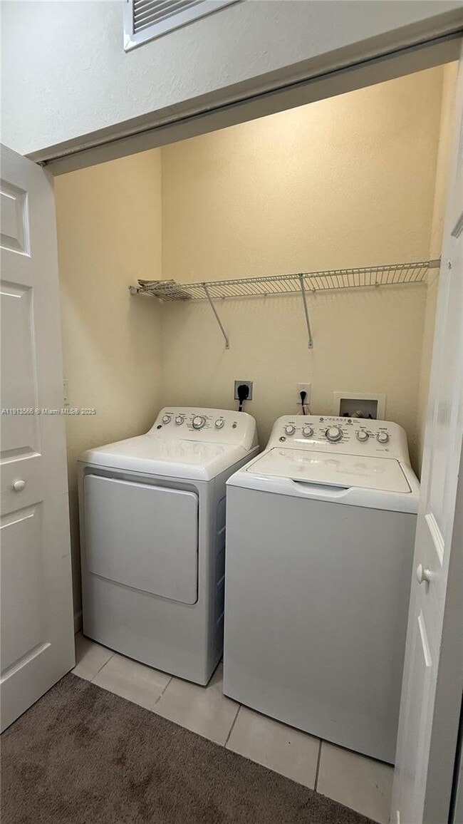 Building Photo - 25301 SW 114th Ct