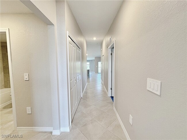 Building Photo - 14231 Heritage Landing Blvd