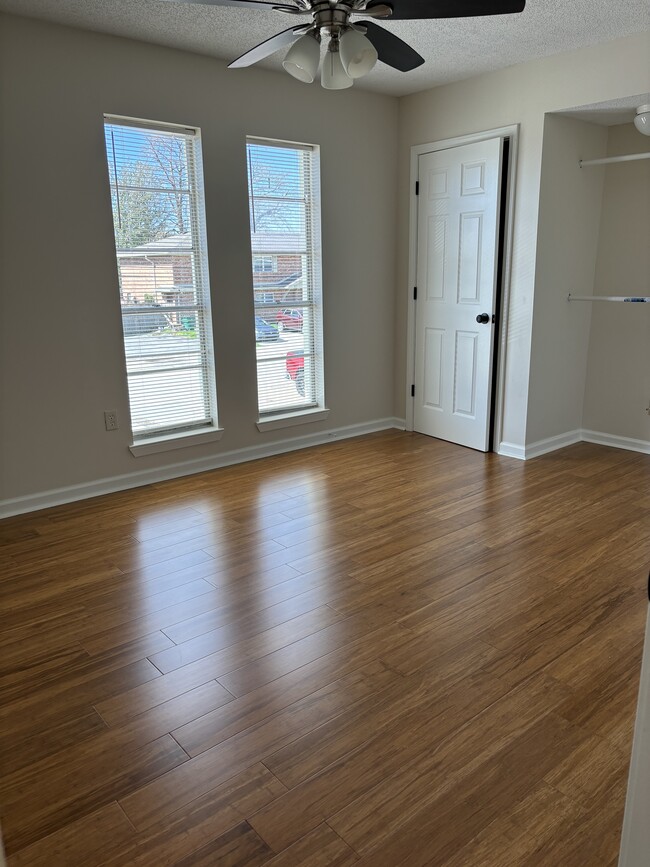 Building Photo - 4513 Tabony St