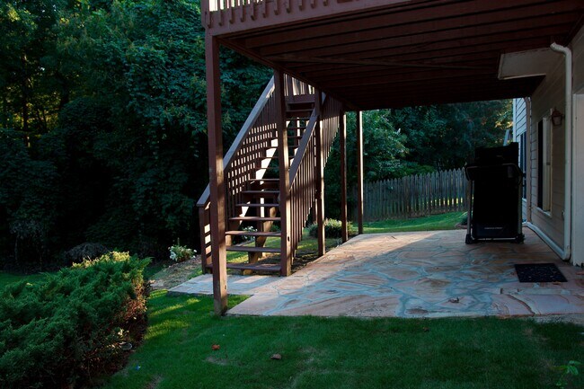 Building Photo - 2927 Arbor Creek Ln
