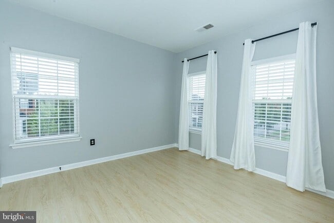Building Photo - 249 Lord Fairfax St