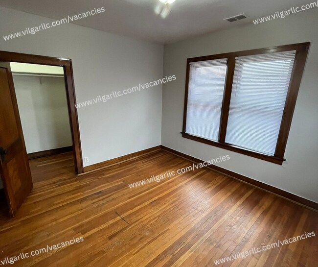 Building Photo - 461 Hayes St