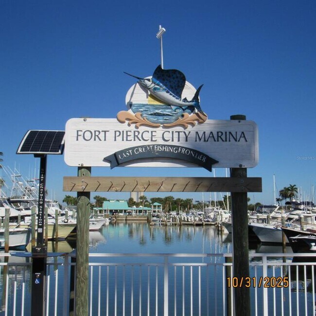 Building Photo - 2050 Oleander Blvd