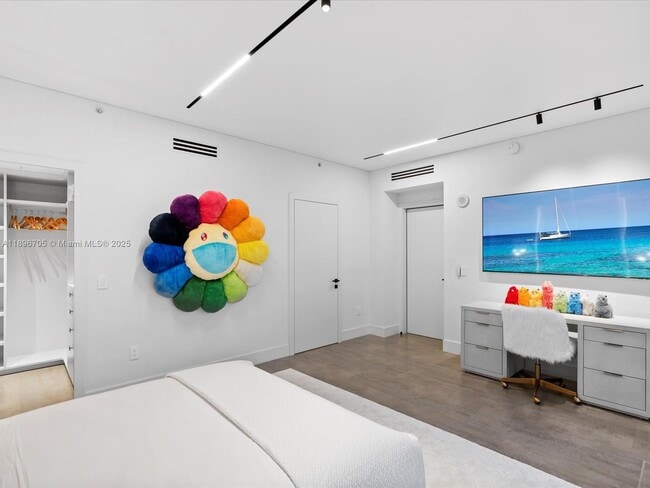 Building Photo - 3501 N Ocean Dr