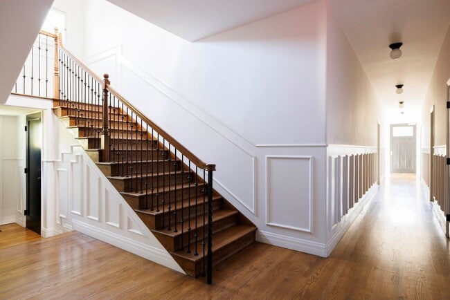 Building Photo - 2191 El Sereno Ave