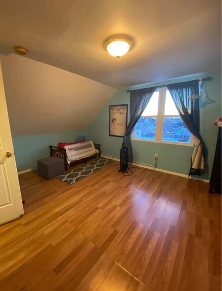 Building Photo - 159 S 4th Ave