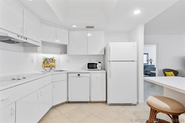 Building Photo - 3800 Galt Ocean Dr