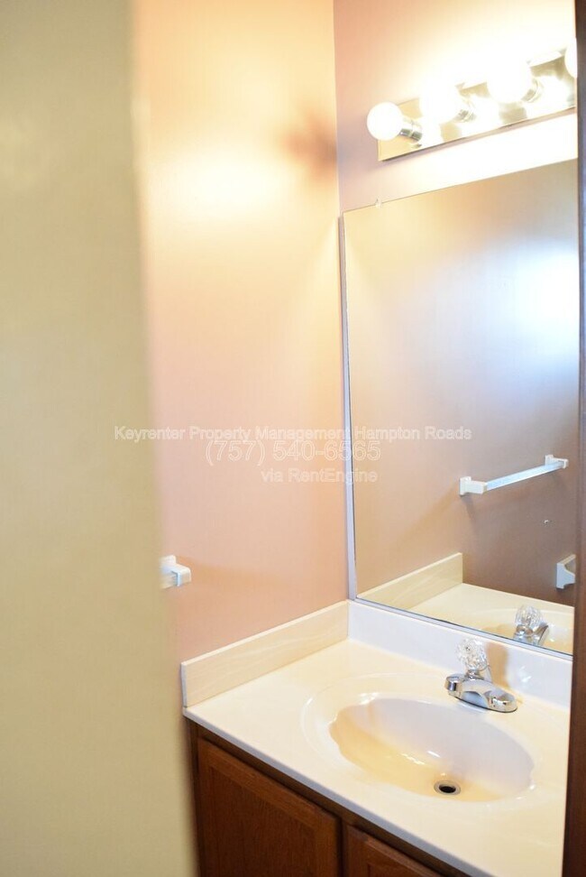 Building Photo - 310 Cobb Island Ct