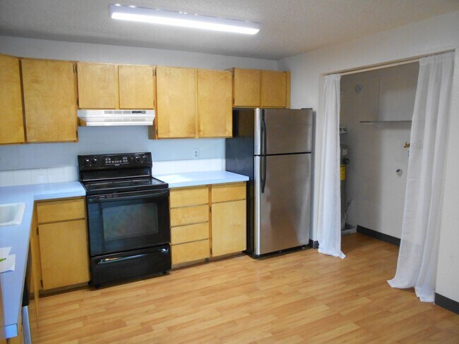 Building Photo - DEV11 - Devita, James - 240902