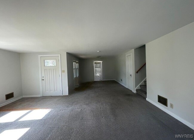 Building Photo - 4289 Harris Hill Rd