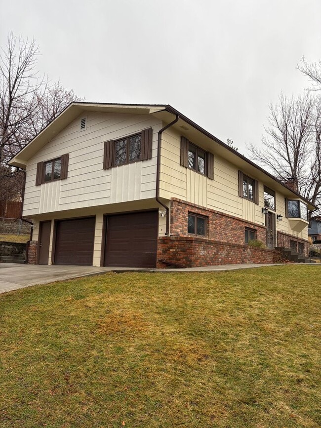 Building Photo - 3109 Forysthia Blvd - 3 bed 3 bath Home