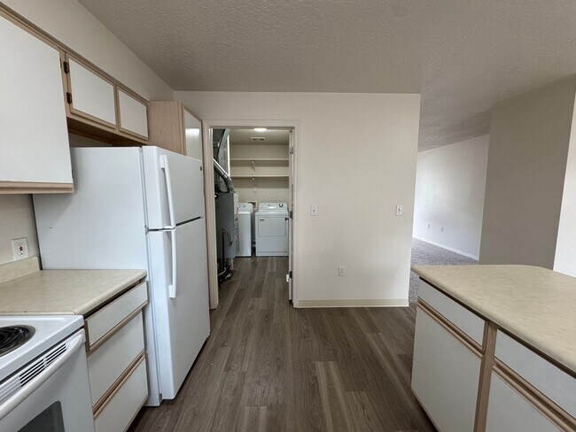 Building Photo - 4343 W Rose Hl St