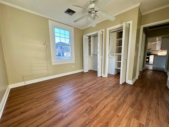 Building Photo - 1822 Homer St