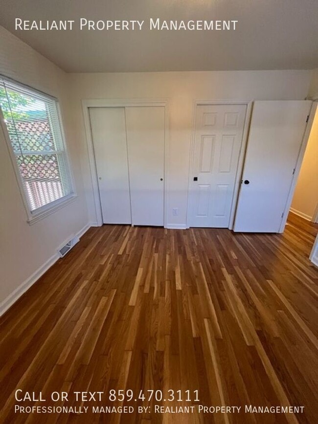 Building Photo - 501 Hickory Hill Dr