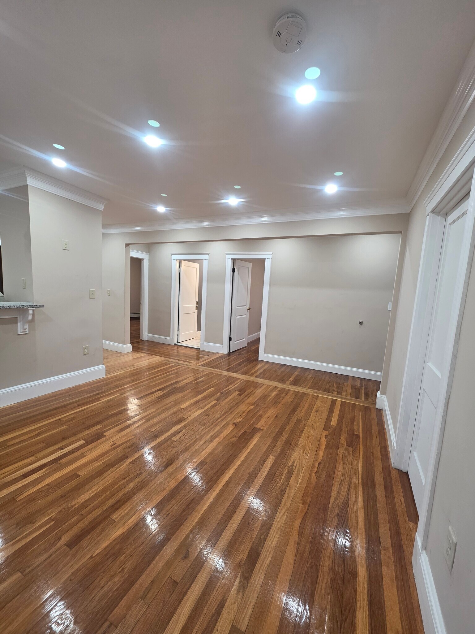 Building Photo - 14 Vera St