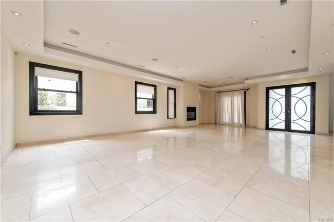 Building Photo - 268 S Clark Dr