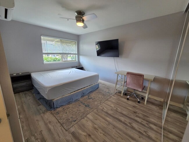 Building Photo - Unfurnished 3/2 Kamalani Condo