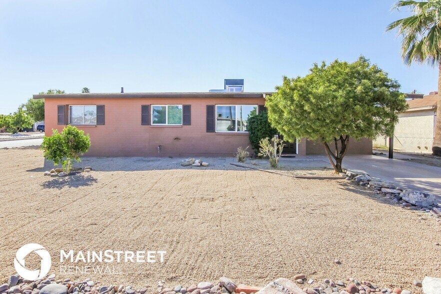 Building Photo - 2202 E Marmora St