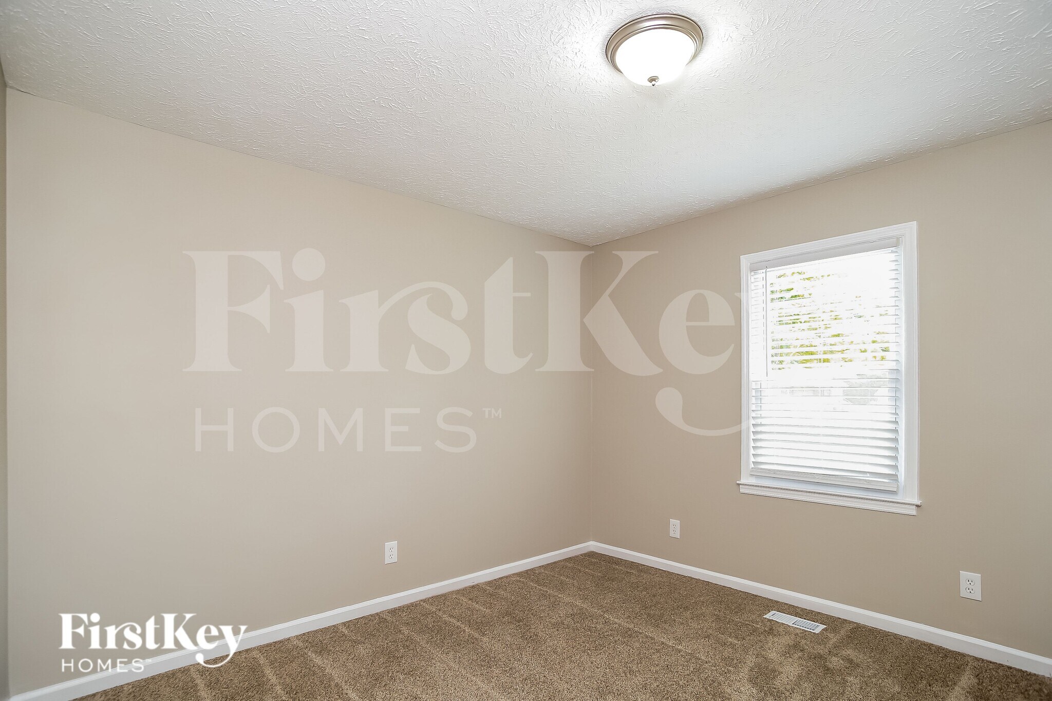 Building Photo - 127 McWhirter Pl