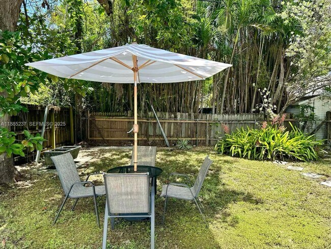 Building Photo - 4711 N Miami Ave