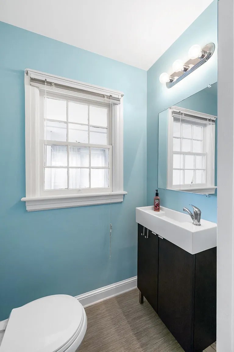 Building Photo - 1206 Spring Hill Rd