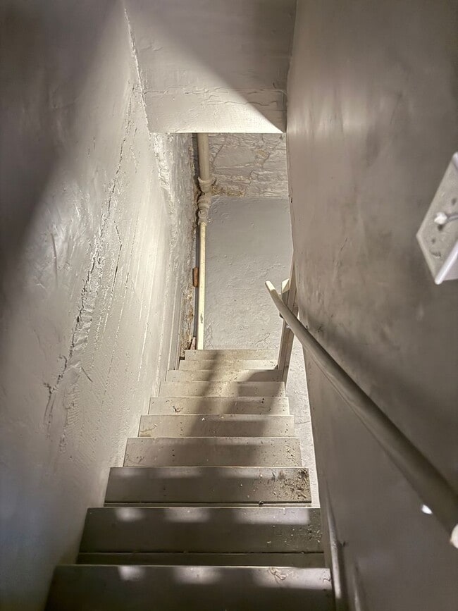 Building Photo - Charming 3-Bedroom Home for Rent with a Ya...