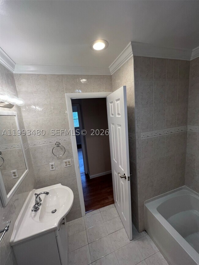 Building Photo - 2605 NW 47th Terrace