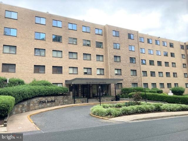 Building Photo - 8601 Manchester Rd