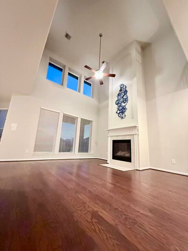 Building Photo - 24323 Marcello Lakes Dr