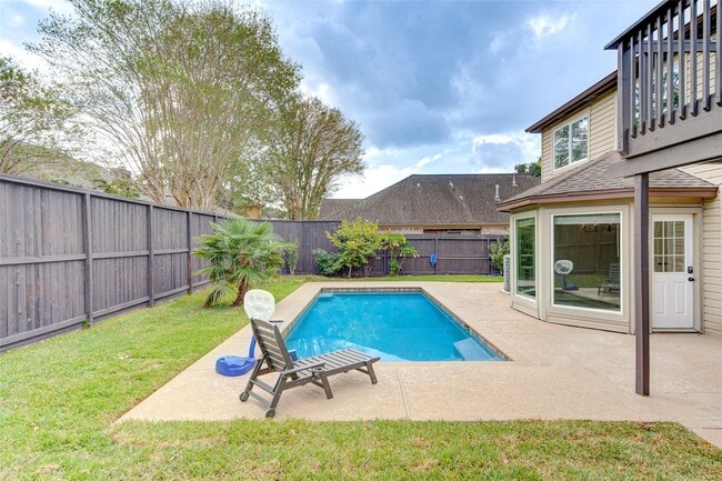 Building Photo - 1535 Hannington Dr