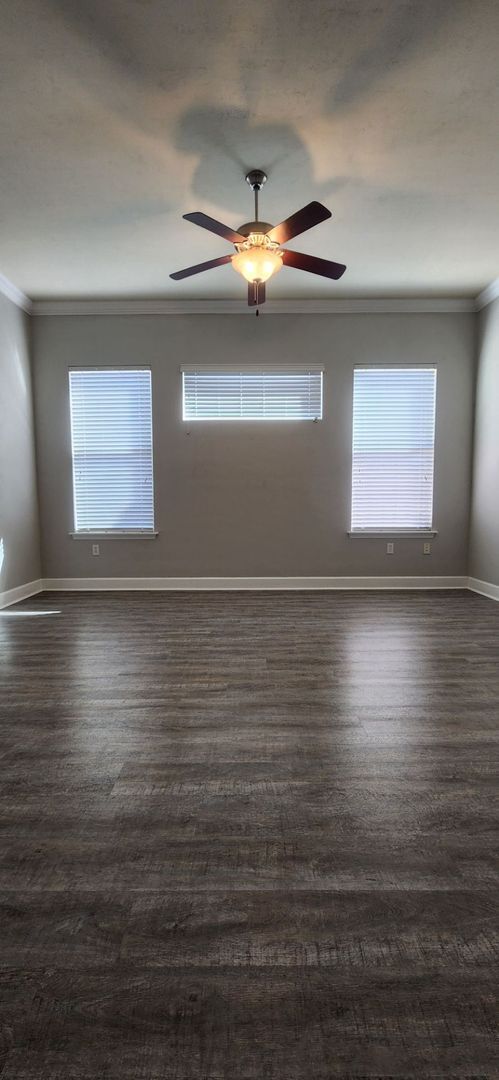 Building Photo - 4/2 Home located in Longleaf