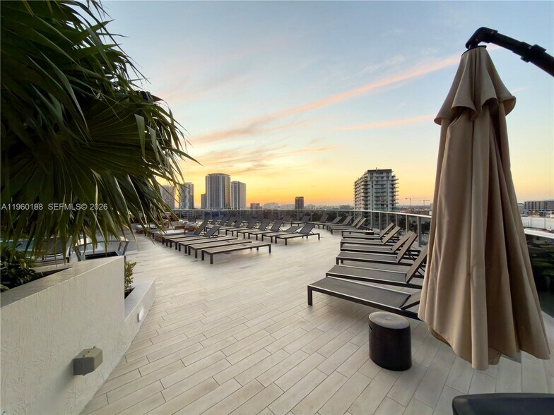 Building Photo - 488 NE 18th St