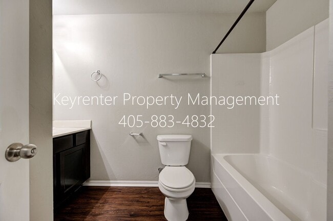 Building Photo - Gorgeous 3 Bed 2 Bath in Moore/SE OKC