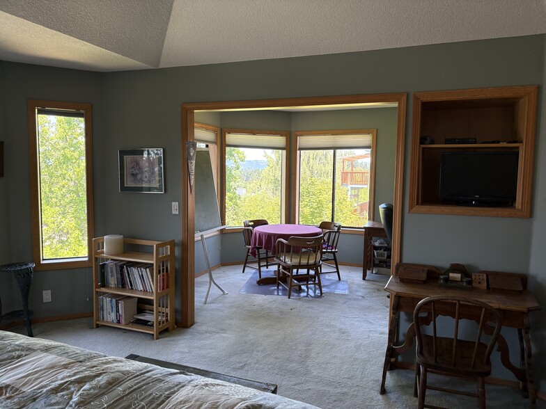 Primary suite bonus room - 7501 SW 195th Pl