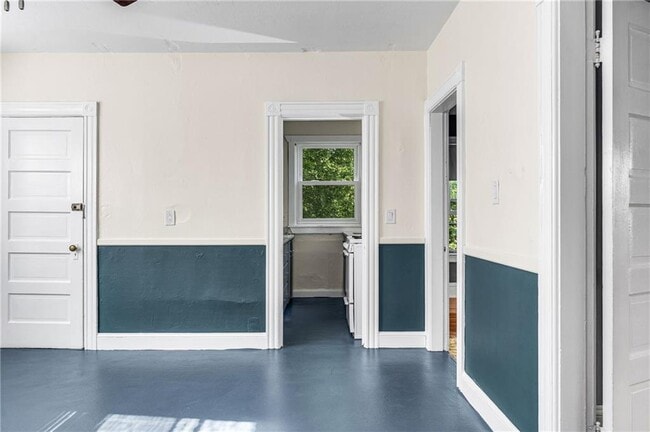 Building Photo - 266 Sayles Ave