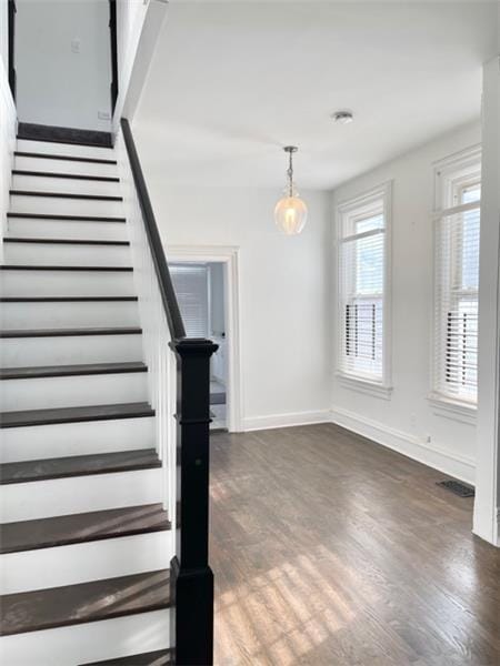 Building Photo - 1629 N Claremont Ave