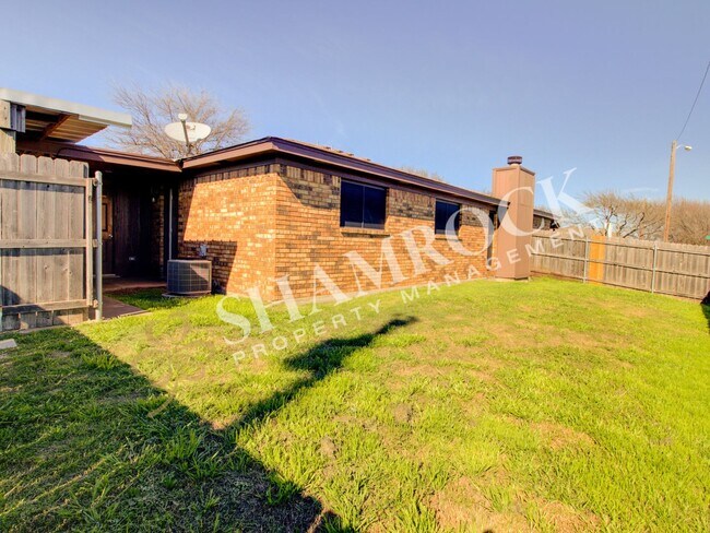 Building Photo - 1419 Chapel Ridge Rd
