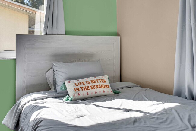 Building Photo - 897 Imperial Dr