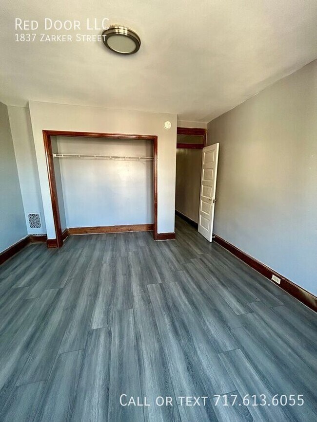 Building Photo - 1837 Zarker St