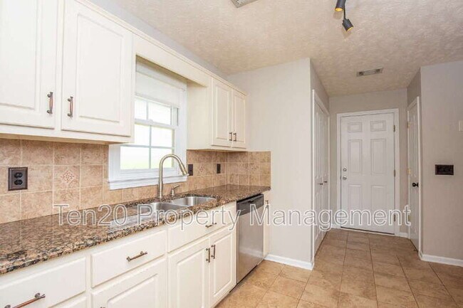 Building Photo - 1018 Sugar Mill Dr