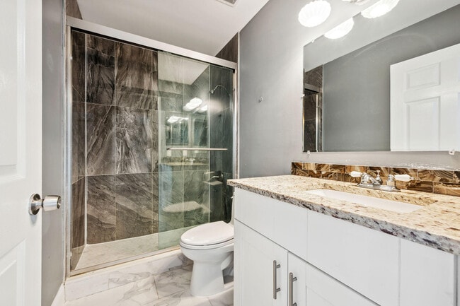 Building Photo - 3460 Commodore Ct