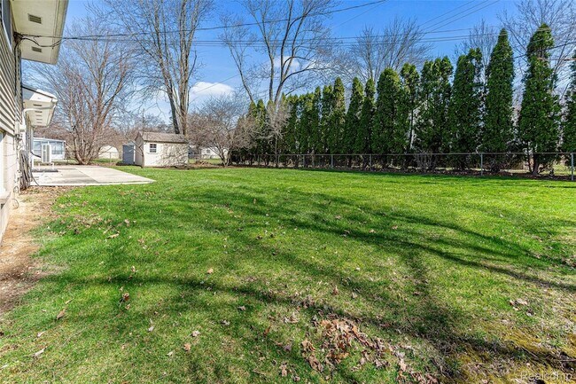 Building Photo - 25690 Glamorgan Dr