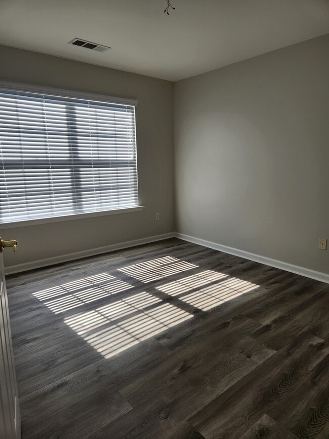 Building Photo - Refreshing Place to Create Memories w/Master on the Main!