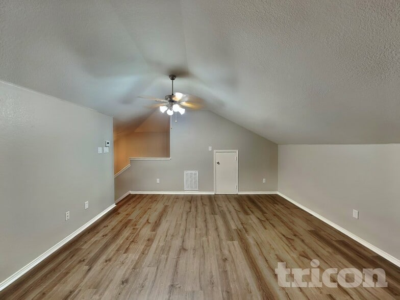 Building Photo - 630 Azalea Dr