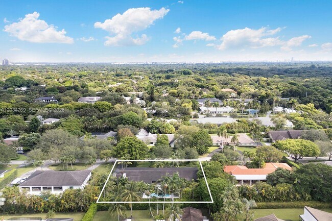Building Photo - 5780 Las Palmas Dr