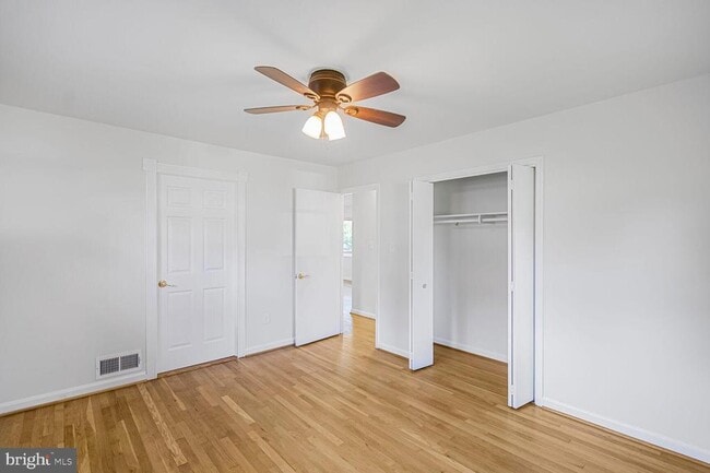 Building Photo - 3906 Ronson Dr
