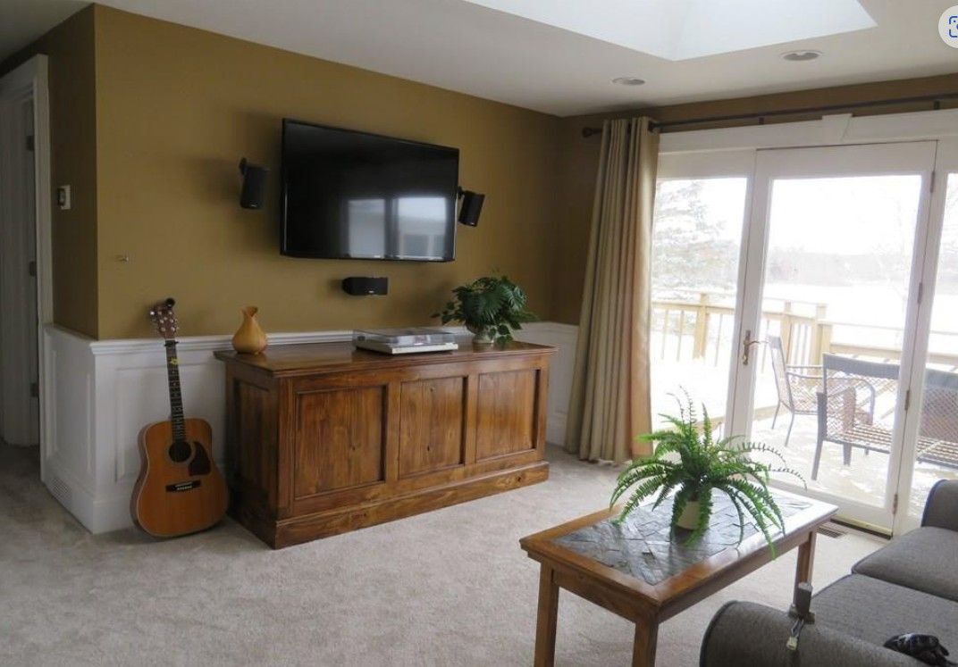 Building Photo - 1508 Lakeview Dr