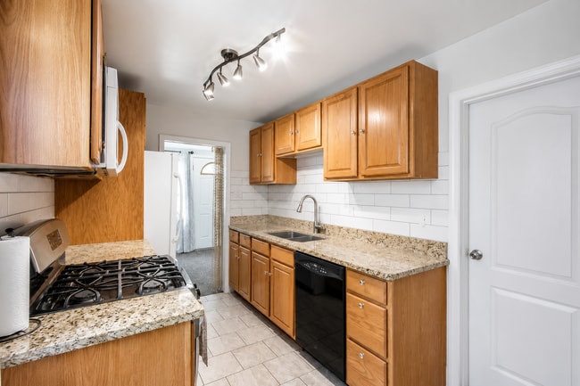 Building Photo - 4673 Dearborndale